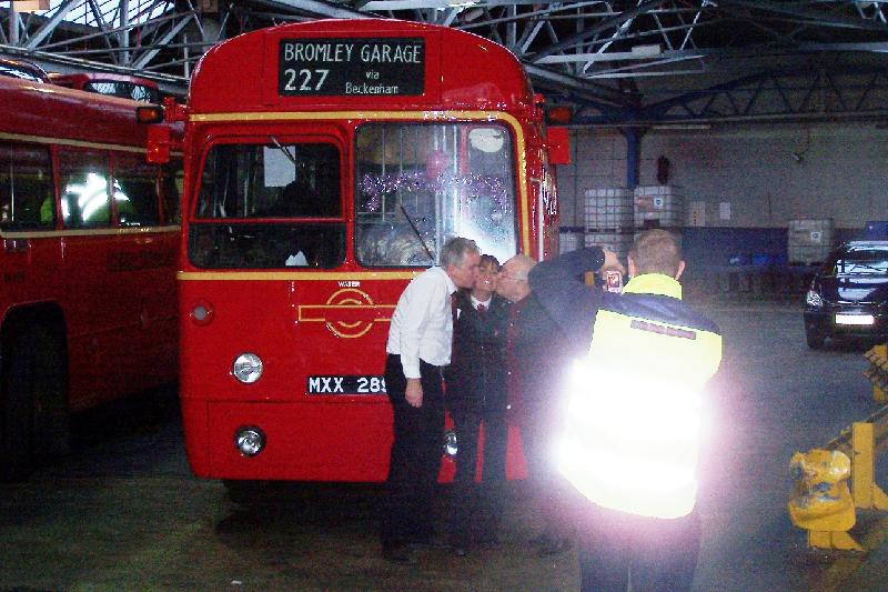 RF401 & Roger Wright & Wendy Bromley Garage 3 131209.JPG