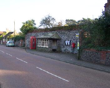 K6C Bus Shelter Pillar Box Holkham 151005