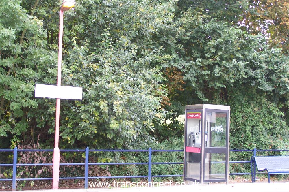 KX100C On Platform Shepherdswell Stn 2 071005.JPG