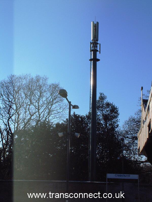 Orange Mast Chislehurst Stn 261204.JPG