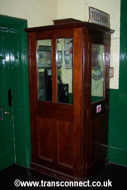 Telephone Box Horsted Keynes Stn 1 161108.JPG