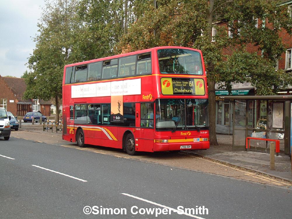 LT02ZDH 61 Chislehurst Gordon Arms 112004.JPG