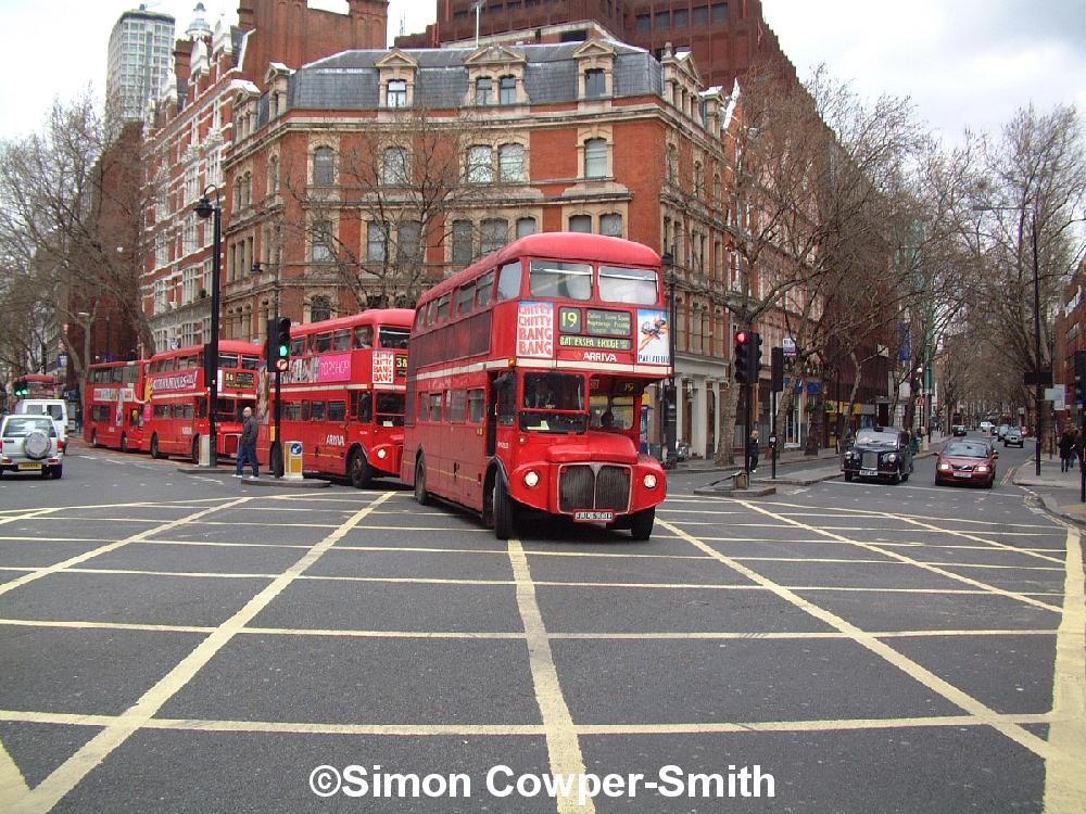 Line RML's Lead By 2533 19 Cambridge Circus 260305.JPG