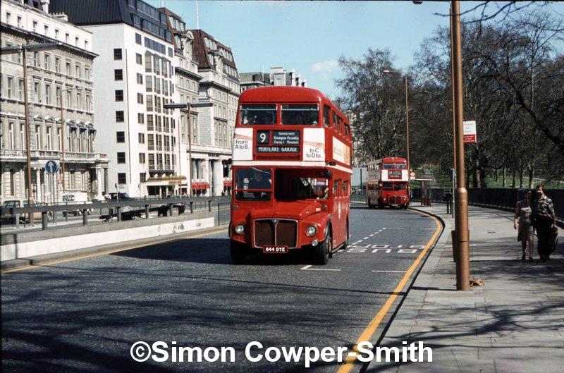 RM1644 9 Mortlake Garage 1981.jpg