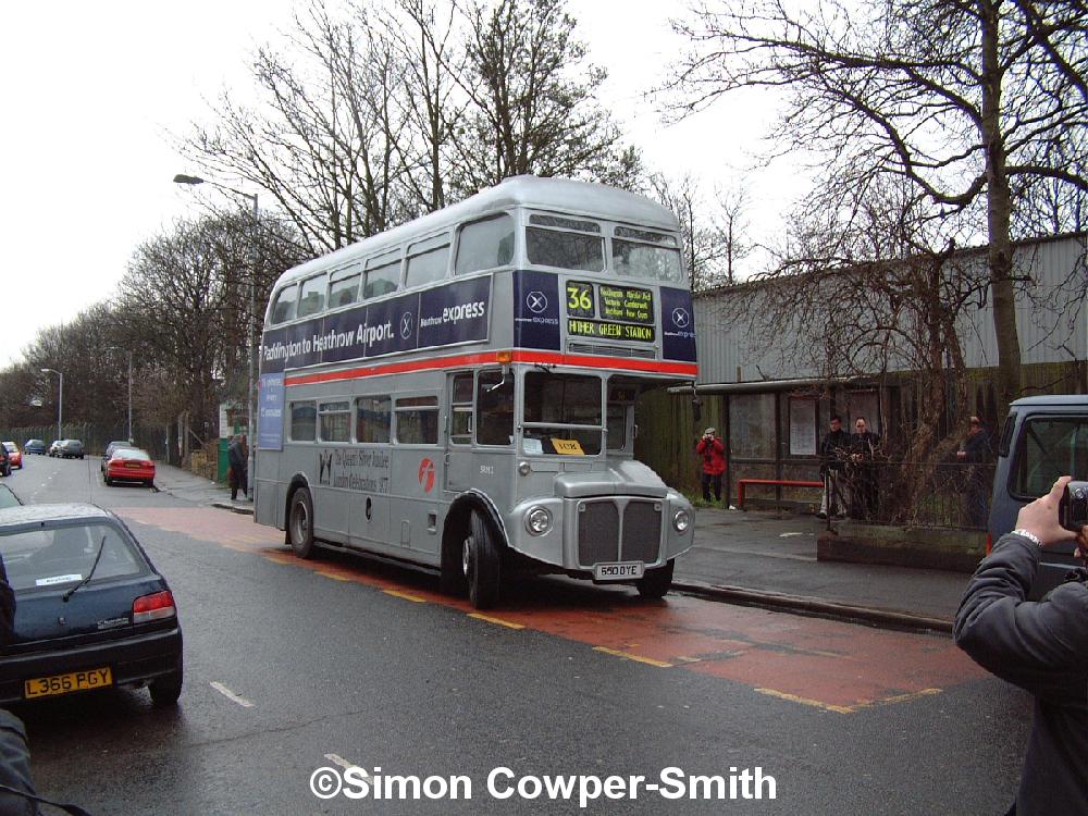 RM1850 (SRM3) OSF 36 Hither Green Stn Last Day 280105.JPG