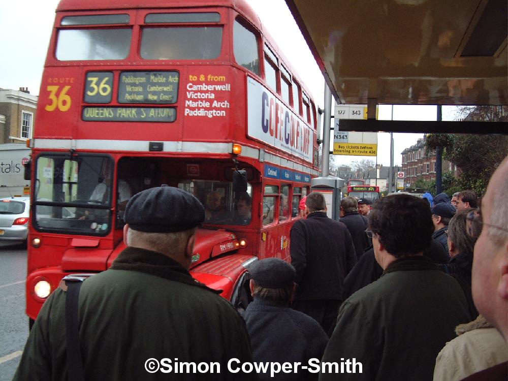 RM1980 FNS 36 Catford Garage Last day 280105 .JPG