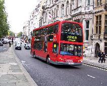 VLE25 FOS 9 Aldwych Piccadily 281005