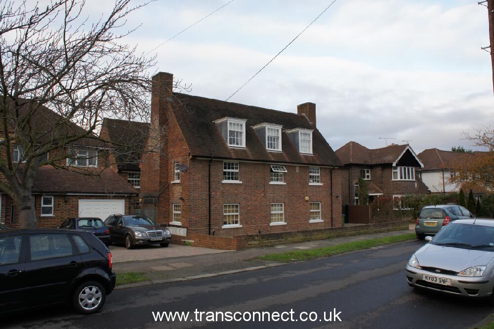Long Ditton Former Repeater Stn 2 261211.JPG