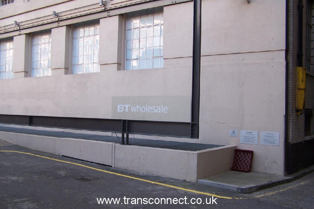 BT Wholesale Sign os Rear Of Faraday 280106.JPG