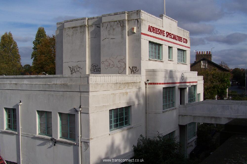 Art Deco Building Ladywell SE13 3 291009.JPG