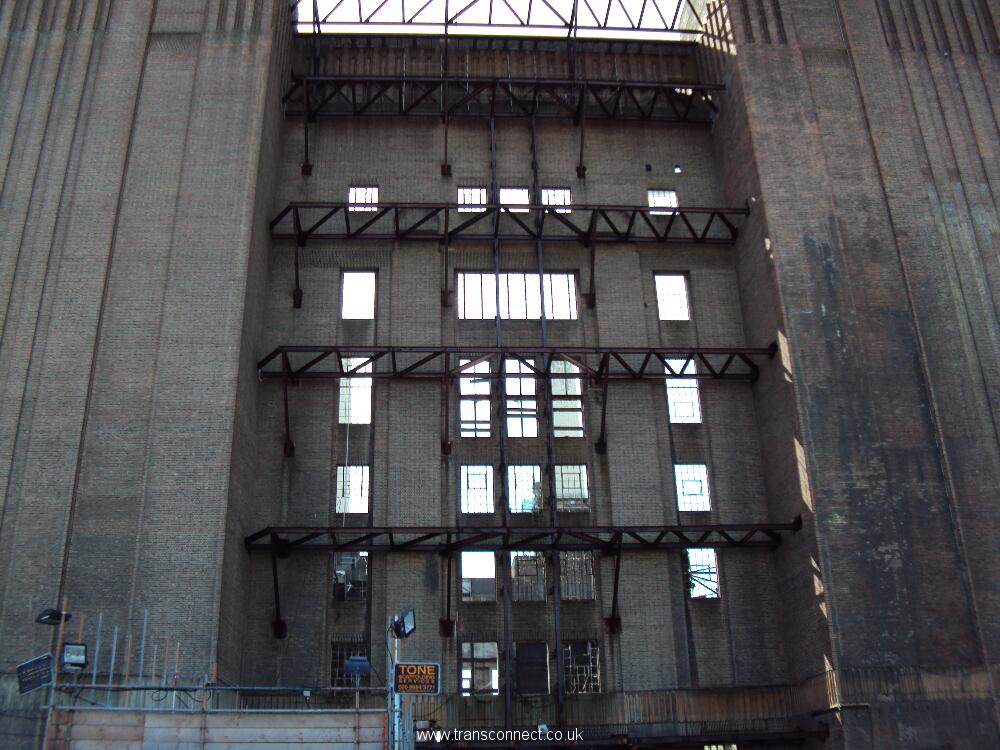 Battersea Power Stn 4 060411.JPG