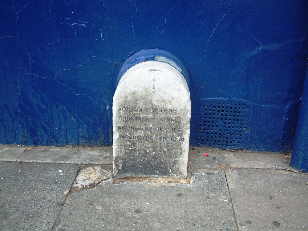 Marker Stone denoting Boundary Of Deptford Borough St Margarets Rd SE4 041005.JPG