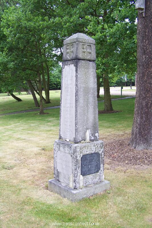 Monument Cheshunt 2 09.JPG