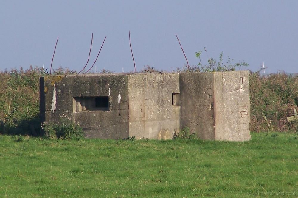 Pill Box Holkham 4 151005.JPG