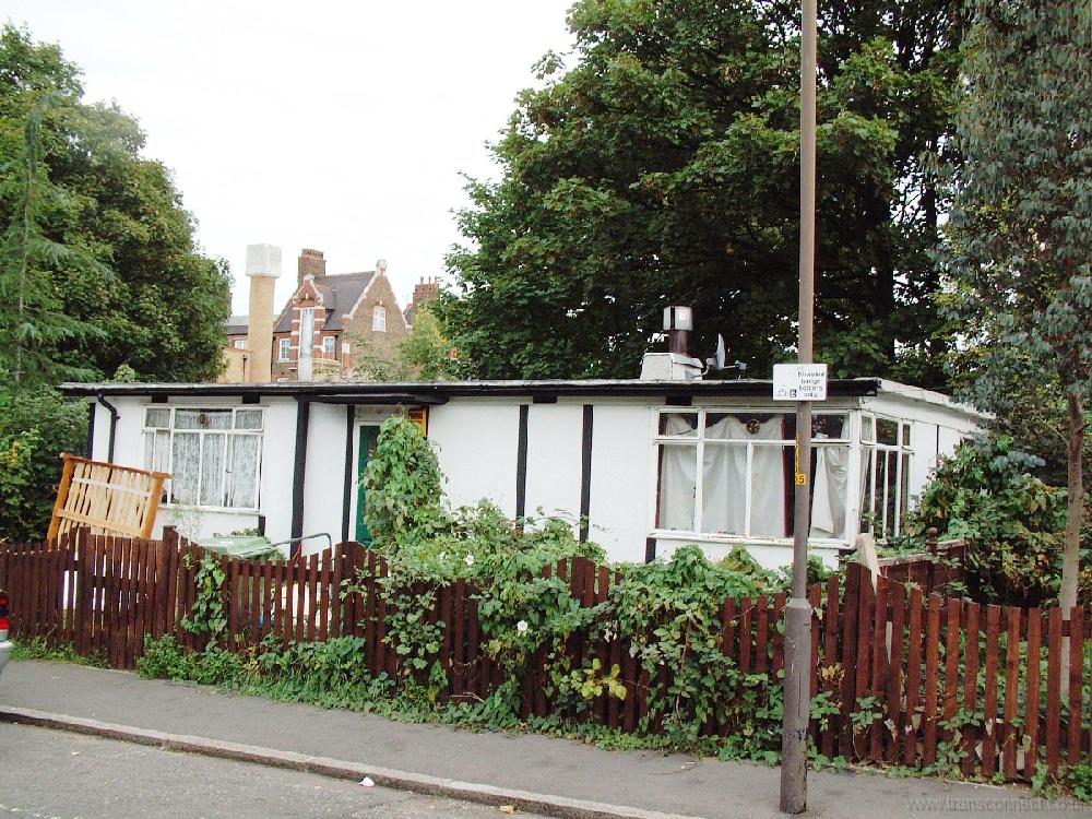 Prefab Costa St SE15 2 041005.JPG