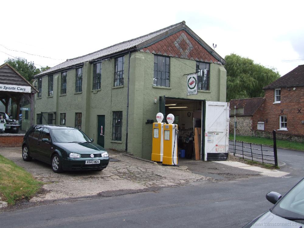 Shell Petrol Pumps Harrietsham 1 060808.JPG - TQ866527