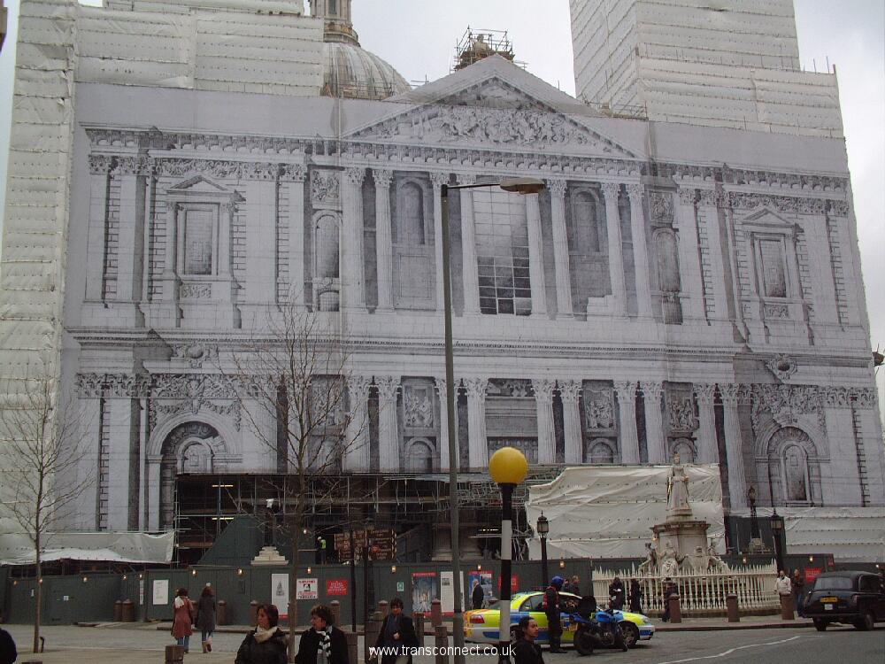 Temp facade St Pauls 0304.jpg