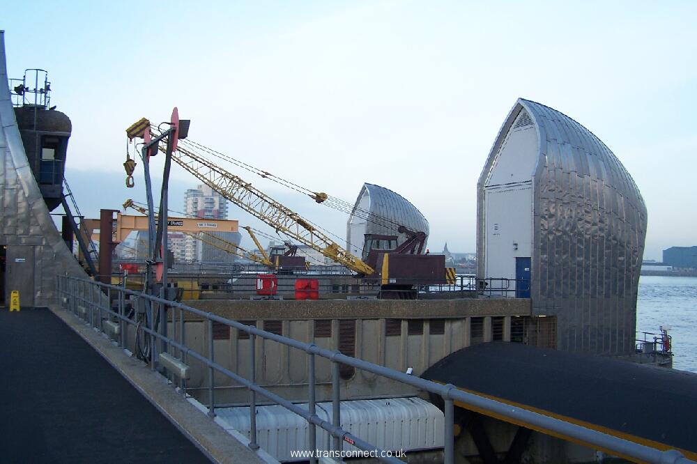 Thames Barrier 3 140109.JPG