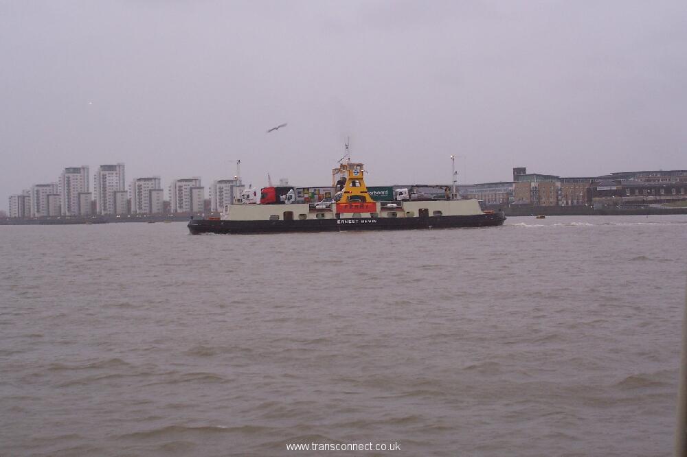 Woolwich Ferry 6 061207.JPG