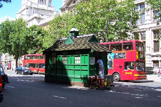 Cabbies Refreshment Hut Brompton Rd 300707