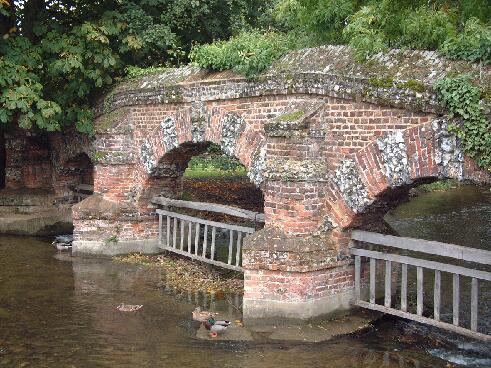 Farningham High ST River Darenth Weir 221004