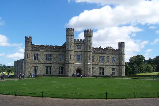 Leeds Castle 1 100808