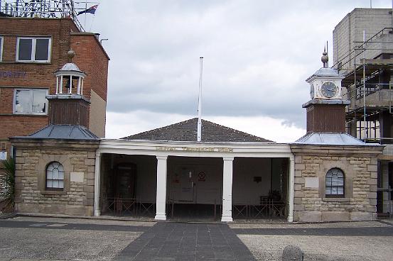 Royal Terrace Pier Gravesend 1 150908
