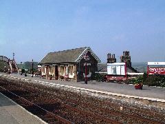 Settle Stn Down Platform 2 050506