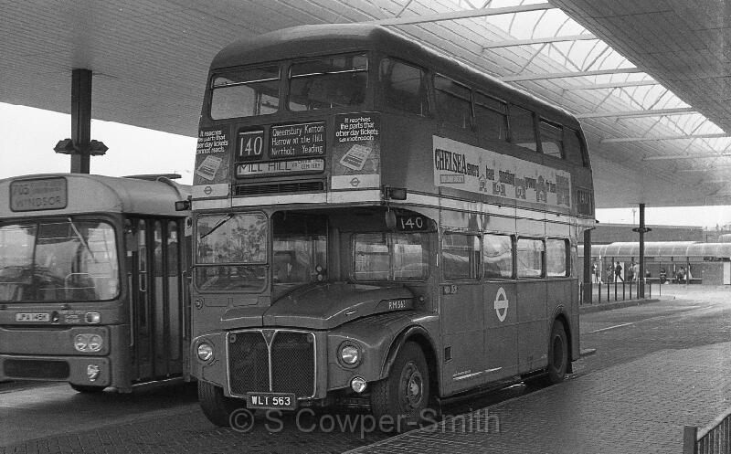 140,BW48,10,RM0563,140,MILL HILL VIA CHERRY LANE CEMETERY,HEATHROW AIRPORT BUS STN,16071978.jpg