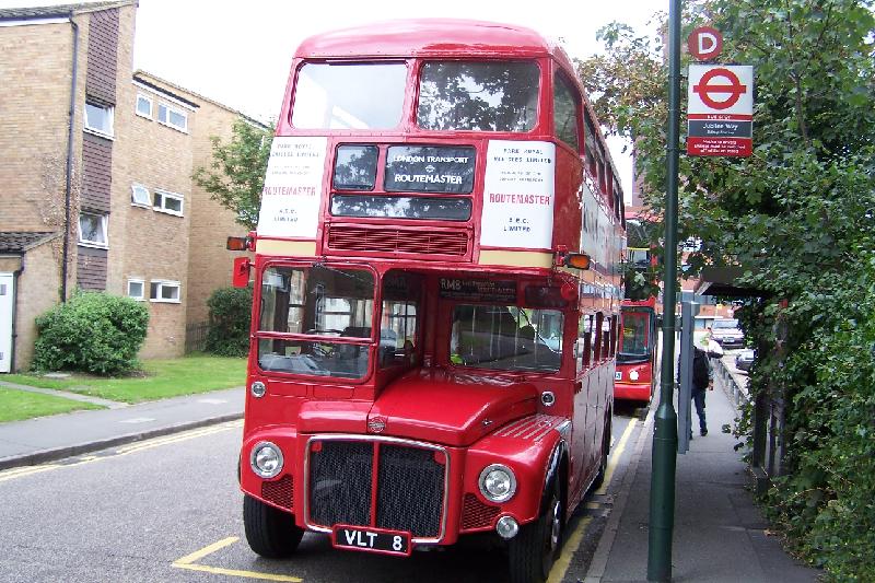 RM8 FNS Sidcup Stn 200808.JPG