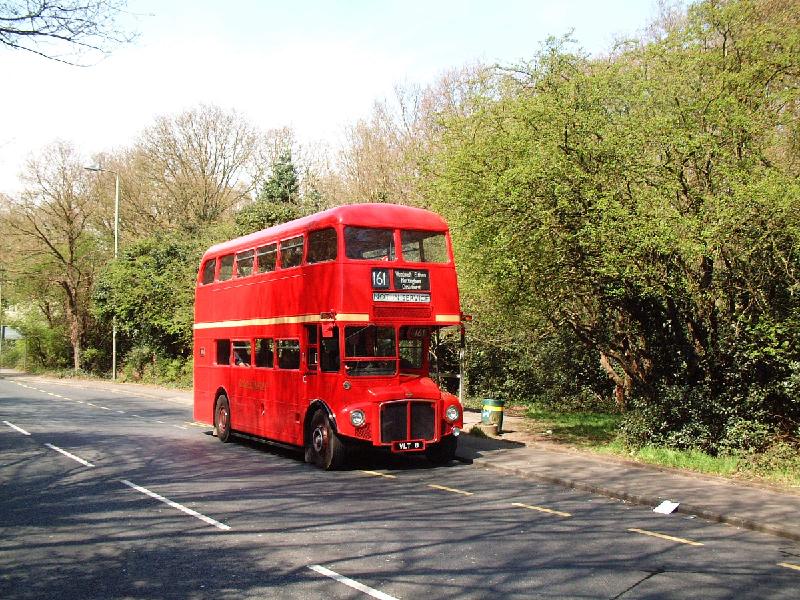 RM8 FOS Chislehurst War Memorial 220406.JPG