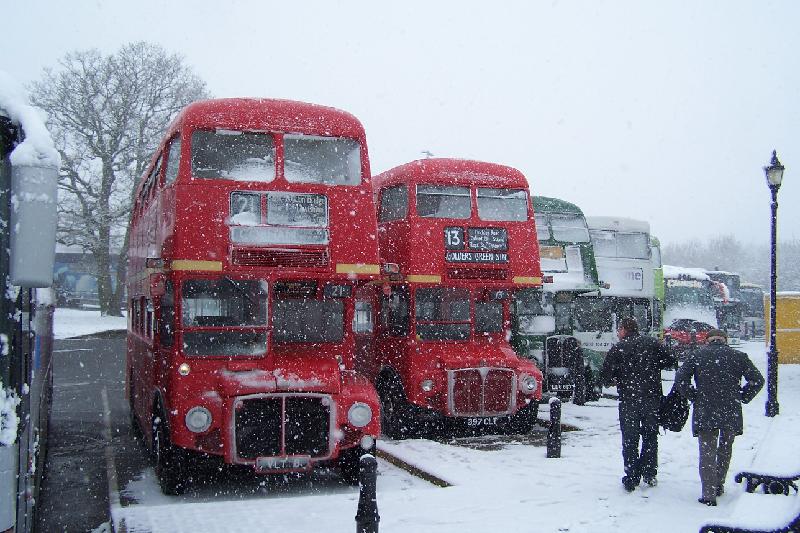 RM8 In Snow At Clackett Lne Svces 2 060408.JPG