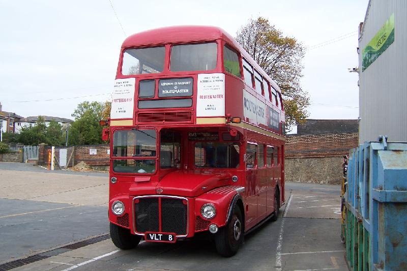 RM8 Ryde Bus Garage 1 181009 .JPG