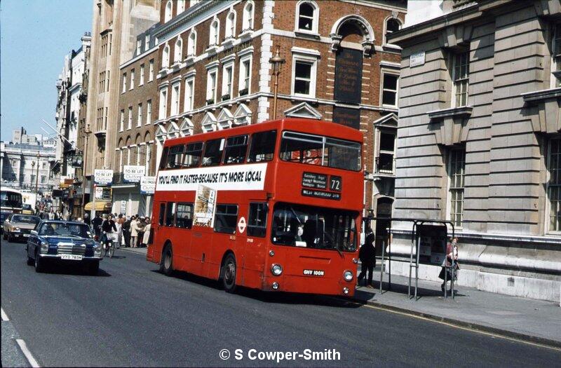 DM1100 172 West Norwood Stn 1981.jpg