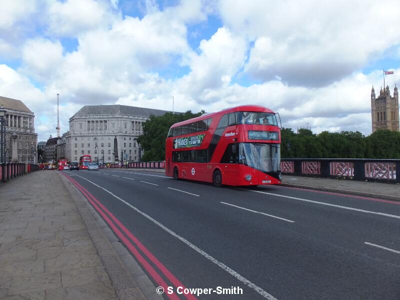 LT22 24 Lambeth Bridge Diversion 030813.JPG