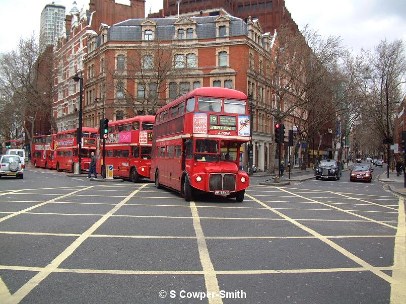 Line RML's Lead By 2533 19 Cambridge Circus 260305.JPG