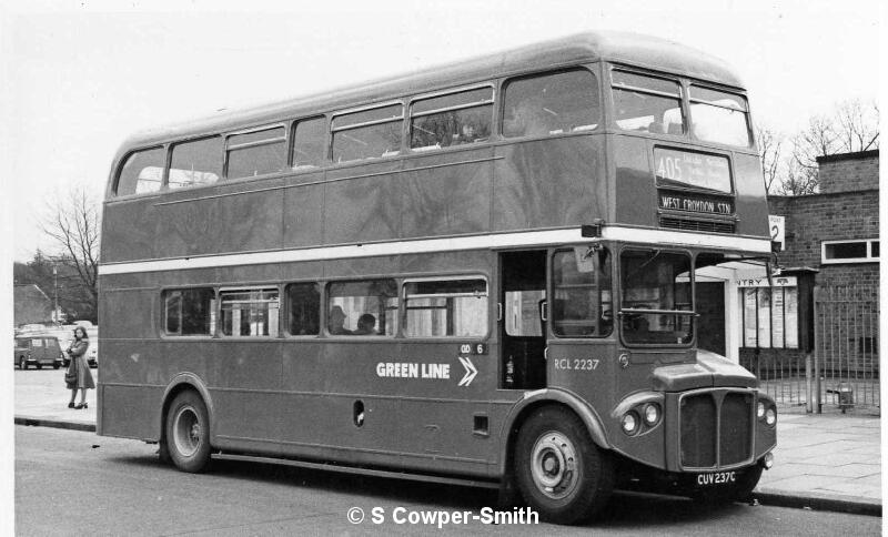 RCL2237 GD 405 Crawley 01041975 c Transport Enterprises.jpg