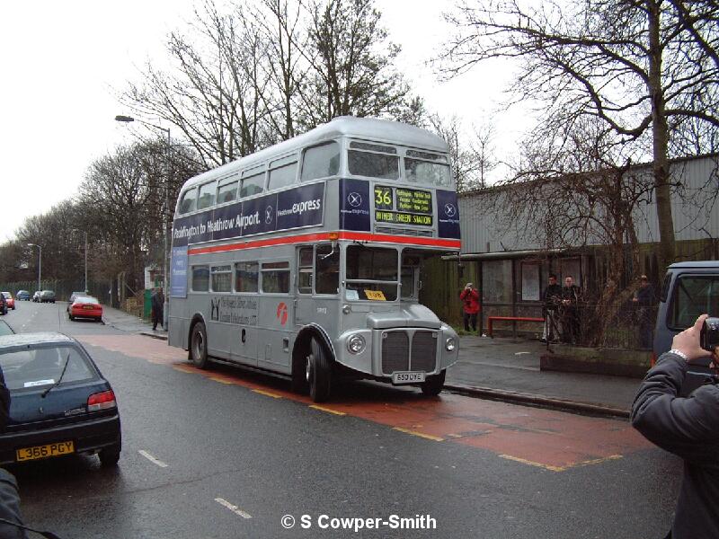 RM1850 (SRM3) OSF 36 Hither Green Stn Last Day 280105.JPG