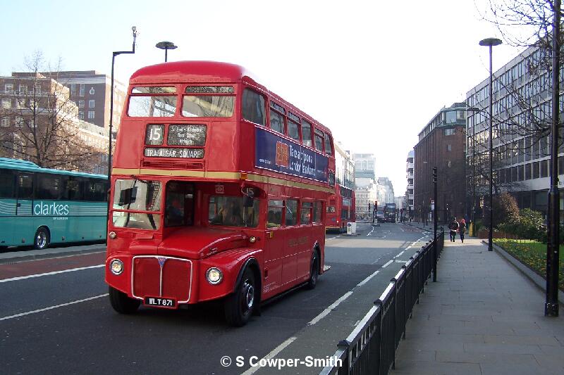 RM871 15 Trafalgar Sq 280106.JPG