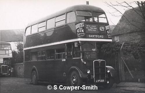 RT4166.tif - Dartford Garage 17 Dec 1951