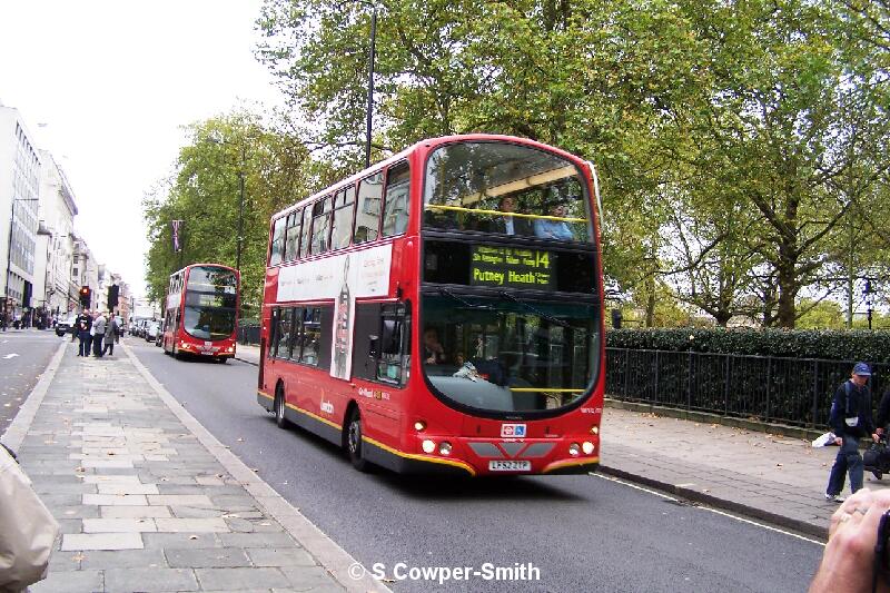 WVL70 FOS 14 Putney Heath Green Man Piccadily 281005.JPG