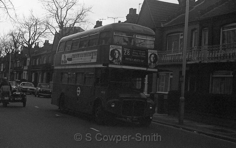 28 BW29,25,RM0552,28,Putney Heath Green Man,Wandsworth Bridge Rd,260378.jpg