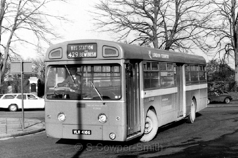 429,BW08,15,MBS416,CRAWLEY,429,BEWBUSH,111976.JPG