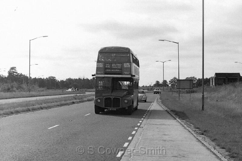 441,BW25,13,RML2415,441,High Wycombe,Ruislip,Sept 1977.JPG