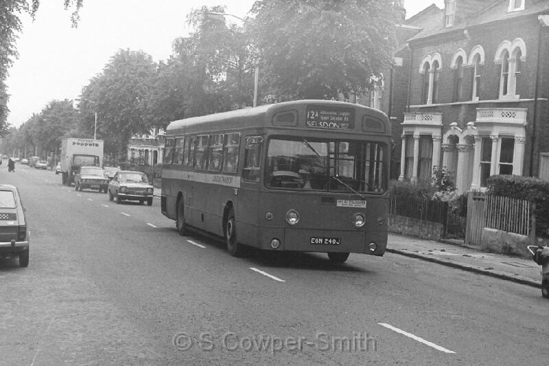 12A BW20,35,SMS240,12A,SELSDON FARLEY ROAD,BARRY RD,JUNE 1977.JPG