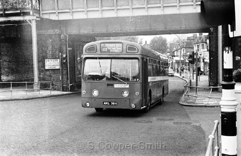 108,BW03,26 SM038 108 ELTHAM SOUTHEND CRESCENT ELTHAM WELL HALL, OCT76.jpg