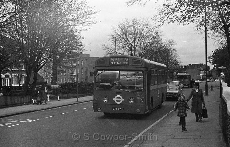 108,BW34,18,SM025,108,ELTHAM SOUTHEND CRESCENT,BLACKHEATH ROYAL STANDARD,21041978.jpg