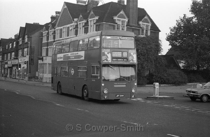 109,BW64,27,DMS0236,109,SOUTH CROYDON SWAN & SUGAR LOAF,010978.jpg