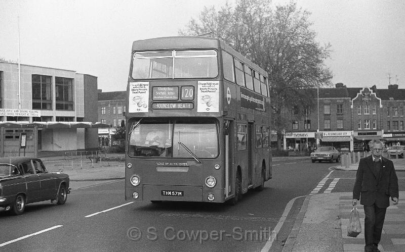 120,BW39,23,DMS1571,120,HOUNSLOW HEATH,GREENFORD BDWY,01051978.jpg