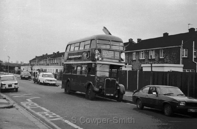 122,BW01,31,RT2420, FOS ELTHAM GREEN, 122, ELTHAM GREEN, 101976.jpg